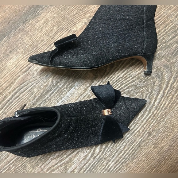 Ted Baker size 37 EUC/GUC “Bowtee” Lurex bow Black Ankle Boots with Kitten Heel - Picture 15 of 16